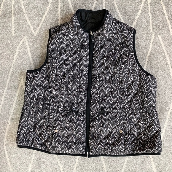 Lane Bryant Black and White Reversible Puffer Vest - Picture 1 of 6